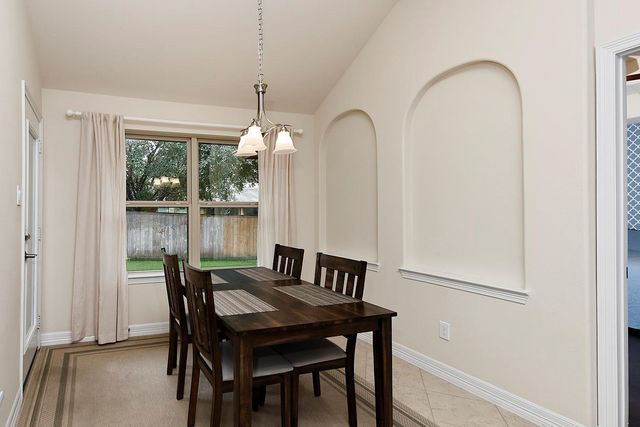 18 Estherwood, The Woodlands, TX 77354