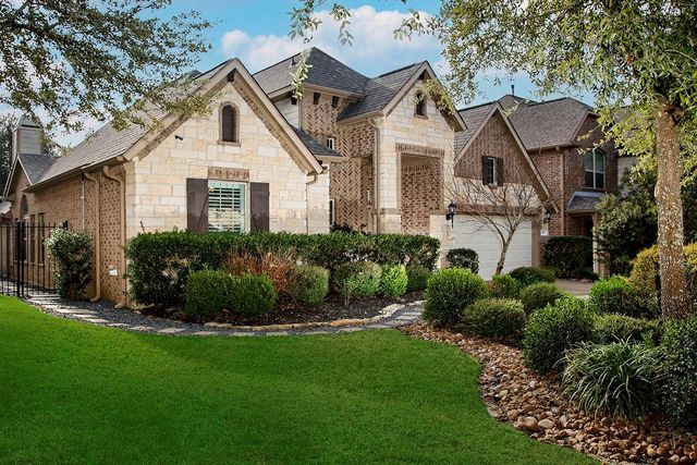 18 Estherwood, The Woodlands, TX 77354