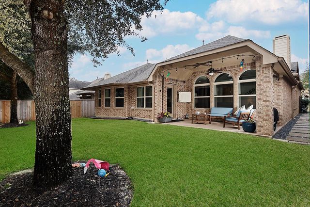 18 Estherwood, The Woodlands, TX 77354