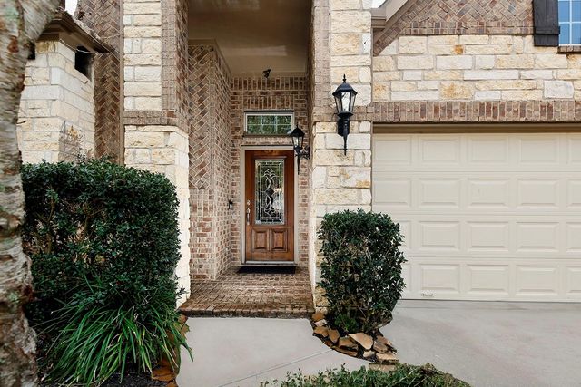 18 Estherwood, The Woodlands, TX 77354