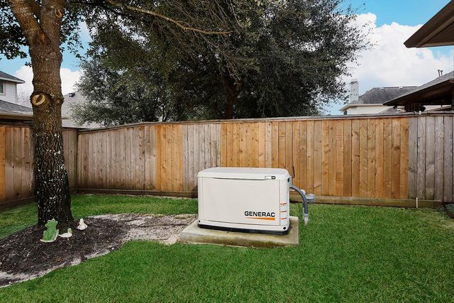 18 Estherwood, The Woodlands, TX 77354