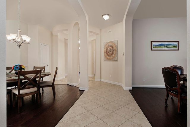 18 Estherwood, The Woodlands, TX 77354