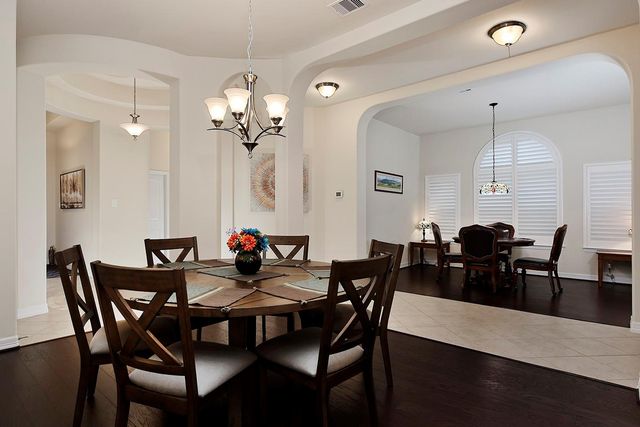 18 Estherwood, The Woodlands, TX 77354