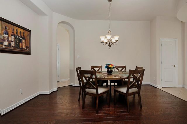 18 Estherwood, The Woodlands, TX 77354