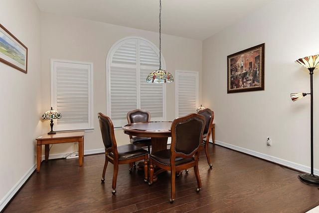 18 Estherwood, The Woodlands, TX 77354