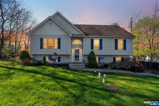 24 Reigler Road, West Milford, NJ 07421