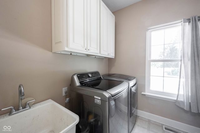 11121 Desert Glen Drive, Fishers, IN 46037