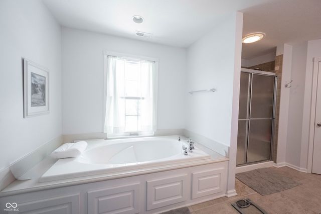 11121 Desert Glen Drive, Fishers, IN 46037