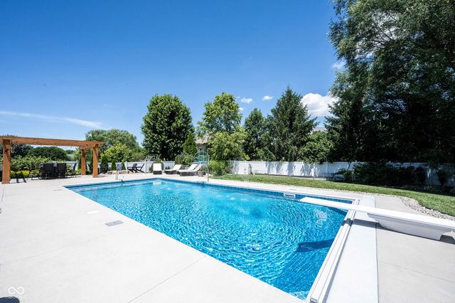 11121 Desert Glen Drive, Fishers, IN 46037