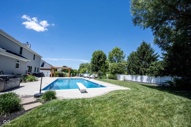 11121 Desert Glen Drive, Fishers, IN 46037