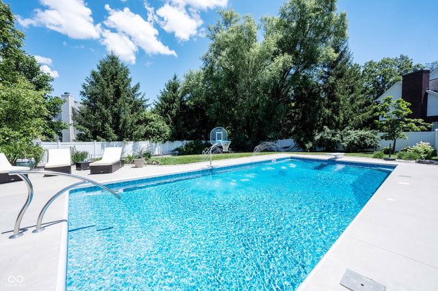 11121 Desert Glen Drive, Fishers, IN 46037