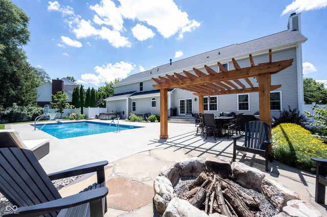 11121 Desert Glen Drive, Fishers, IN 46037