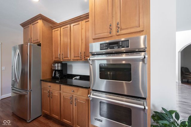 11121 Desert Glen Drive, Fishers, IN 46037