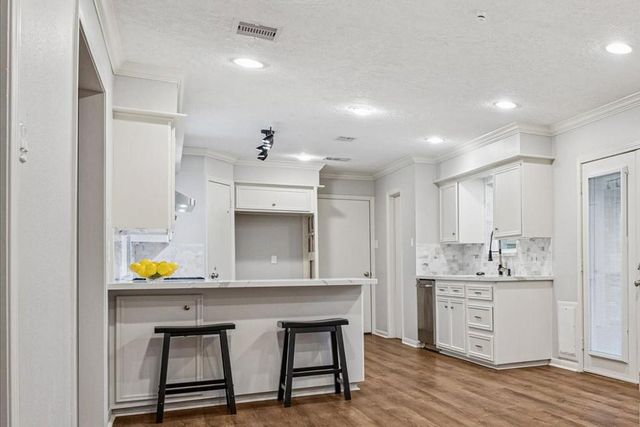 10818 Olympia Drive, Houston, TX 77042