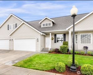 1725 Harrison Place #104, Lynden, WA 98264