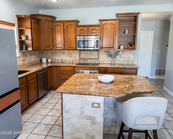 702 Mesa Point Road, Las Cruces, NM 88011