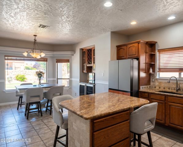 702 Mesa Point Road, Las Cruces, NM 88011