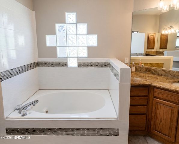 702 Mesa Point Road, Las Cruces, NM 88011