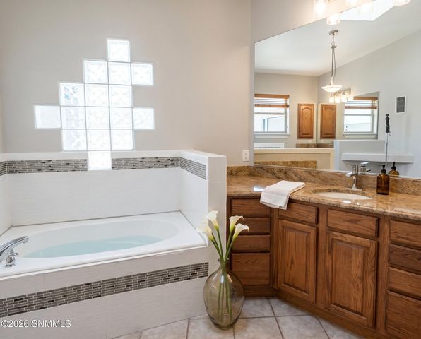 702 Mesa Point Road, Las Cruces, NM 88011