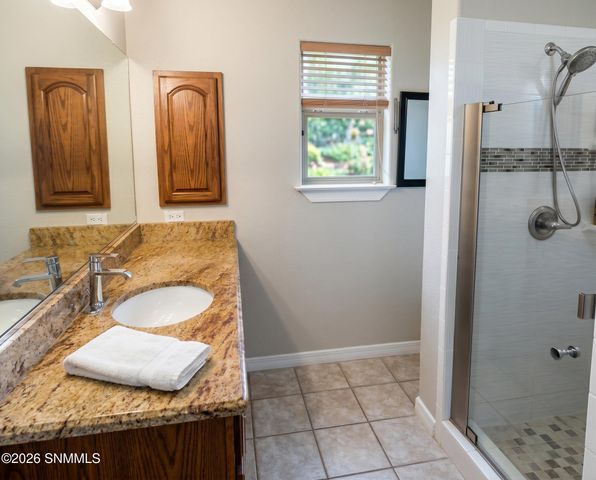 702 Mesa Point Road, Las Cruces, NM 88011