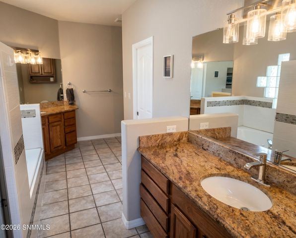 702 Mesa Point Road, Las Cruces, NM 88011