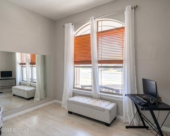 702 Mesa Point Road, Las Cruces, NM 88011