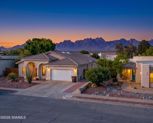 702 Mesa Point Road, Las Cruces, NM 88011