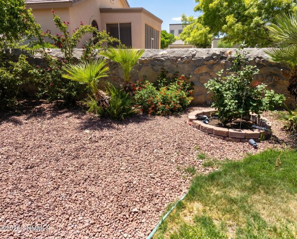 702 Mesa Point Road, Las Cruces, NM 88011