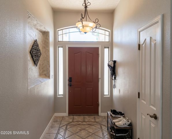 702 Mesa Point Road, Las Cruces, NM 88011