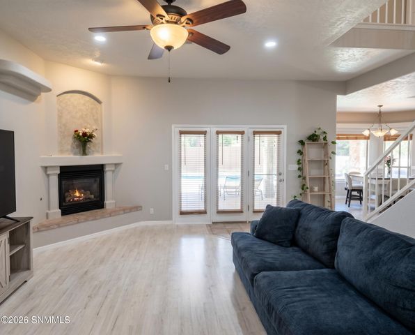 702 Mesa Point Road, Las Cruces, NM 88011