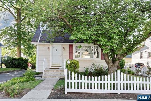 49 S Franklin Avenue, Bergenfield, NJ 07621
