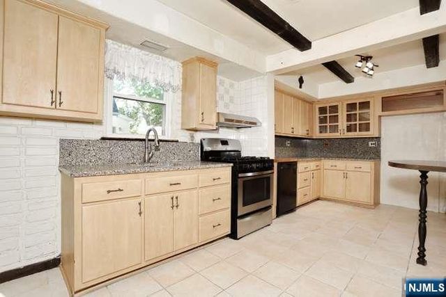 49 S Franklin Avenue, Bergenfield, NJ 07621