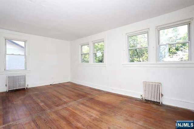 49 S Franklin Avenue, Bergenfield, NJ 07621
