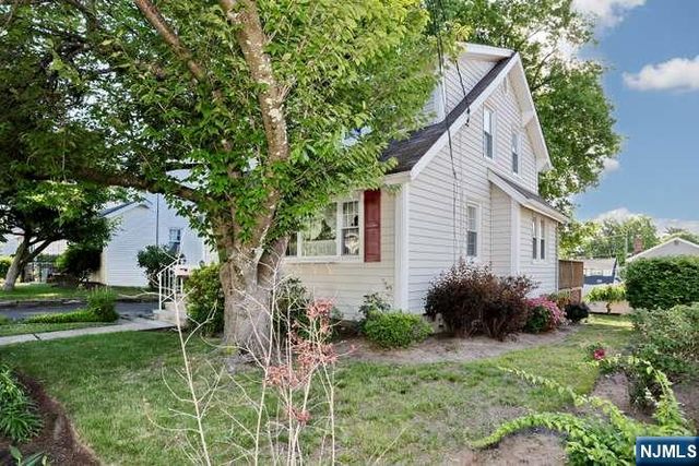 49 S Franklin Avenue, Bergenfield, NJ 07621