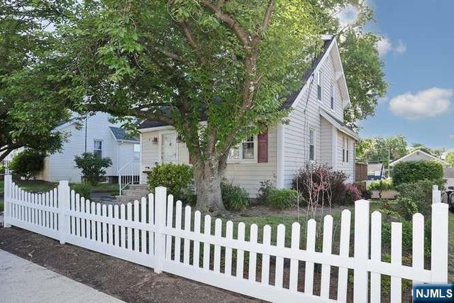 49 S Franklin Avenue, Bergenfield, NJ 07621