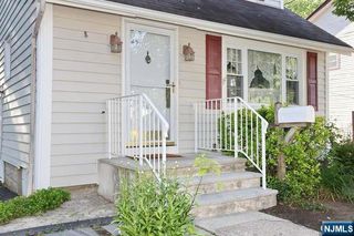49 S Franklin Avenue, Bergenfield, NJ 07621