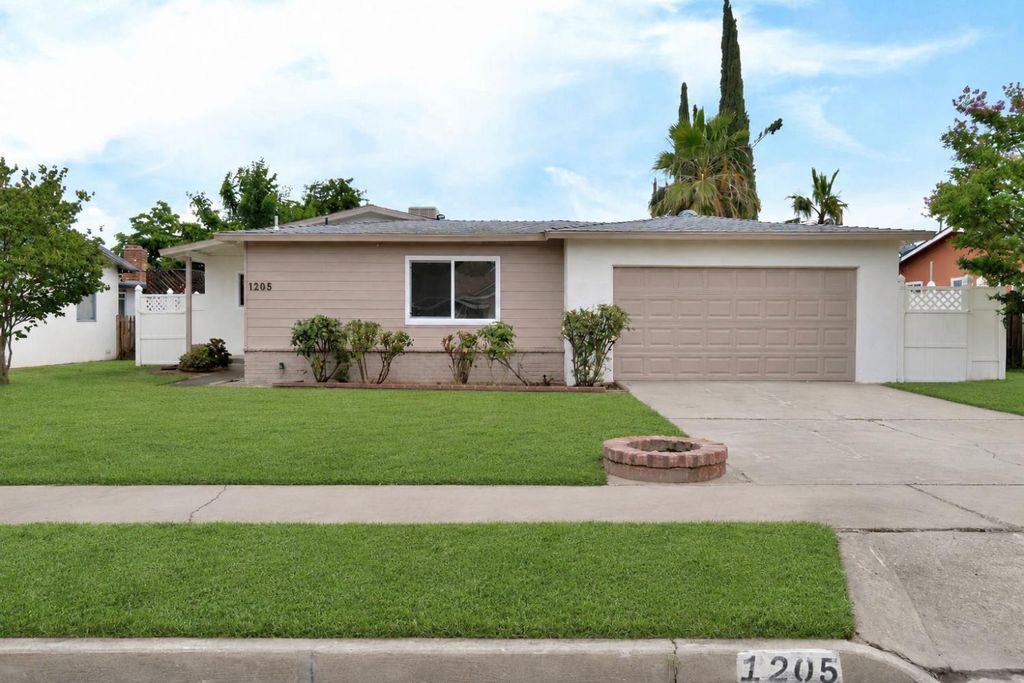 Image 1 of property listing at 1205 Rogers Street, Madera, CA 93638