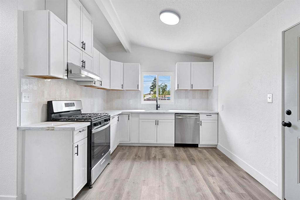Image 11 of property listing at 1205 Rogers Street, Madera, CA 93638