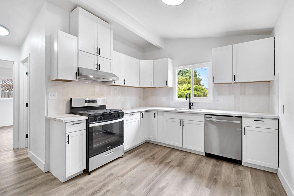 Image 12 of property listing at 1205 Rogers Street, Madera, CA 93638