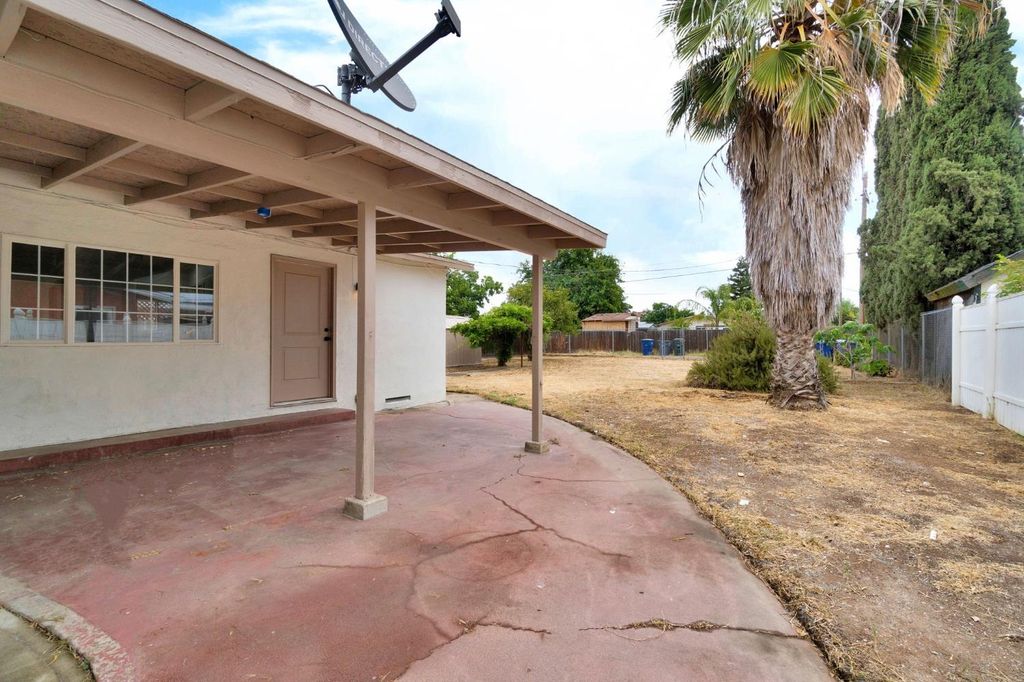 Image 26 of property listing at 1205 Rogers Street, Madera, CA 93638