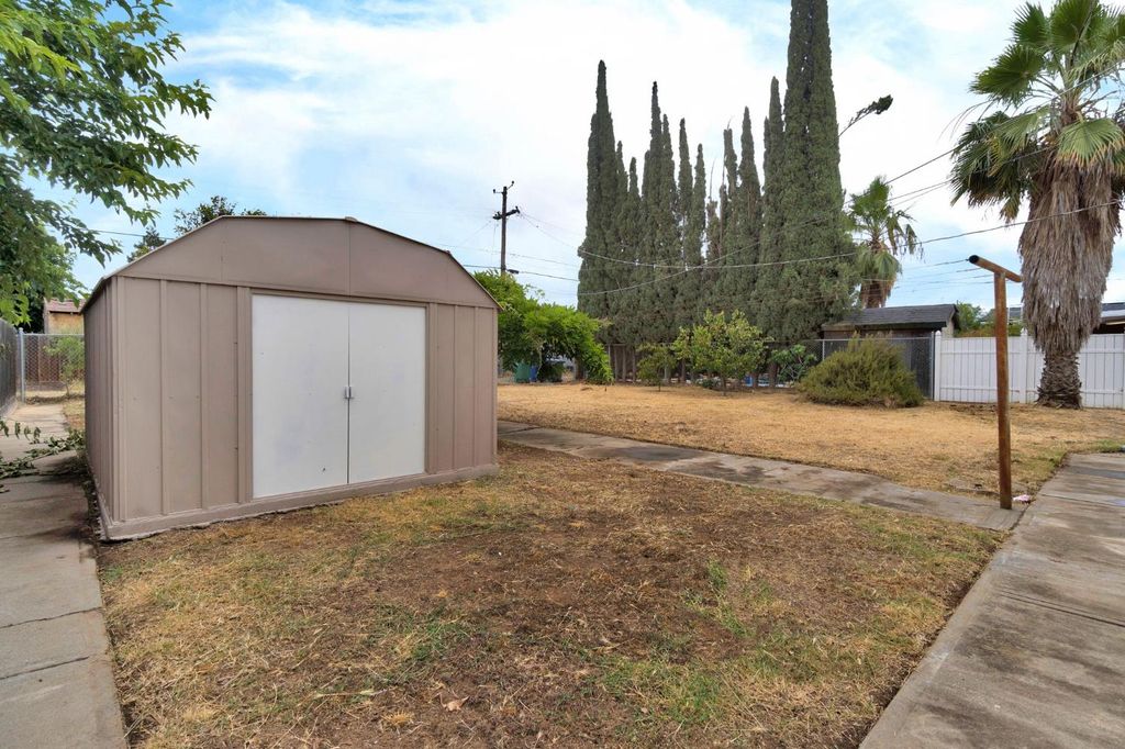 Image 28 of property listing at 1205 Rogers Street, Madera, CA 93638