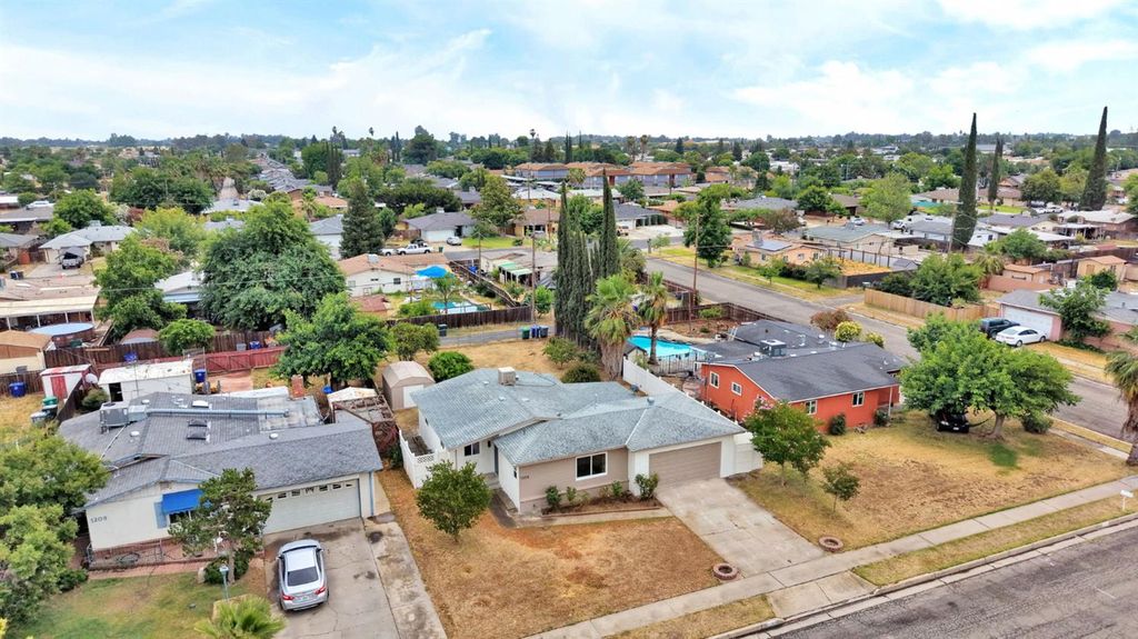 Image 33 of property listing at 1205 Rogers Street, Madera, CA 93638