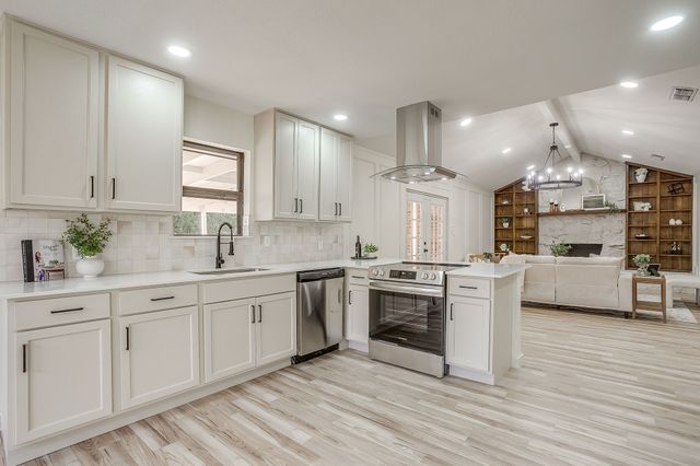 2421 Meadow View, Bedford, TX 76021