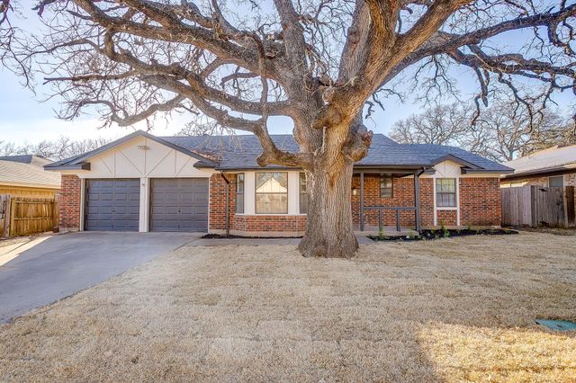 2421 Meadow View, Bedford, TX 76021