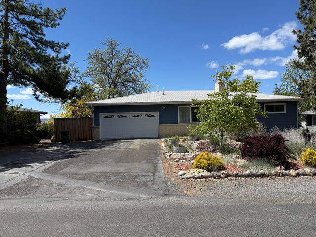 1104 Tamera Drive, Klamath Falls, OR 97603