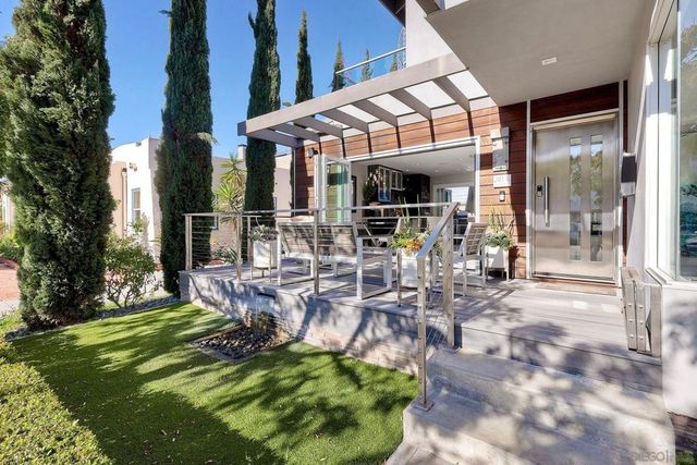 911 9Th St, Coronado, CA 92118