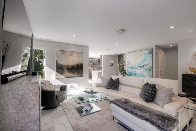 911 9Th St, Coronado, CA 92118