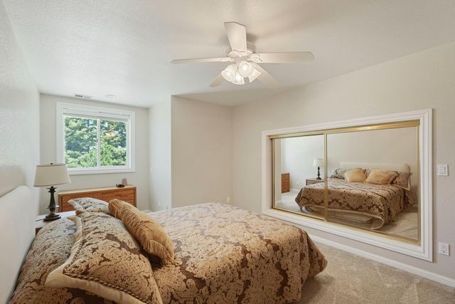 21649 N Des Moines Rd, Acampo, CA 95220