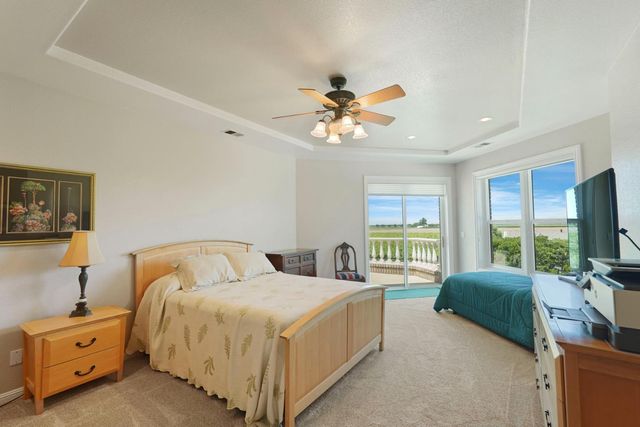21649 N Des Moines Rd, Acampo, CA 95220
