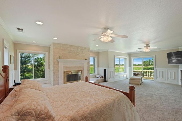 21649 N Des Moines Rd, Acampo, CA 95220